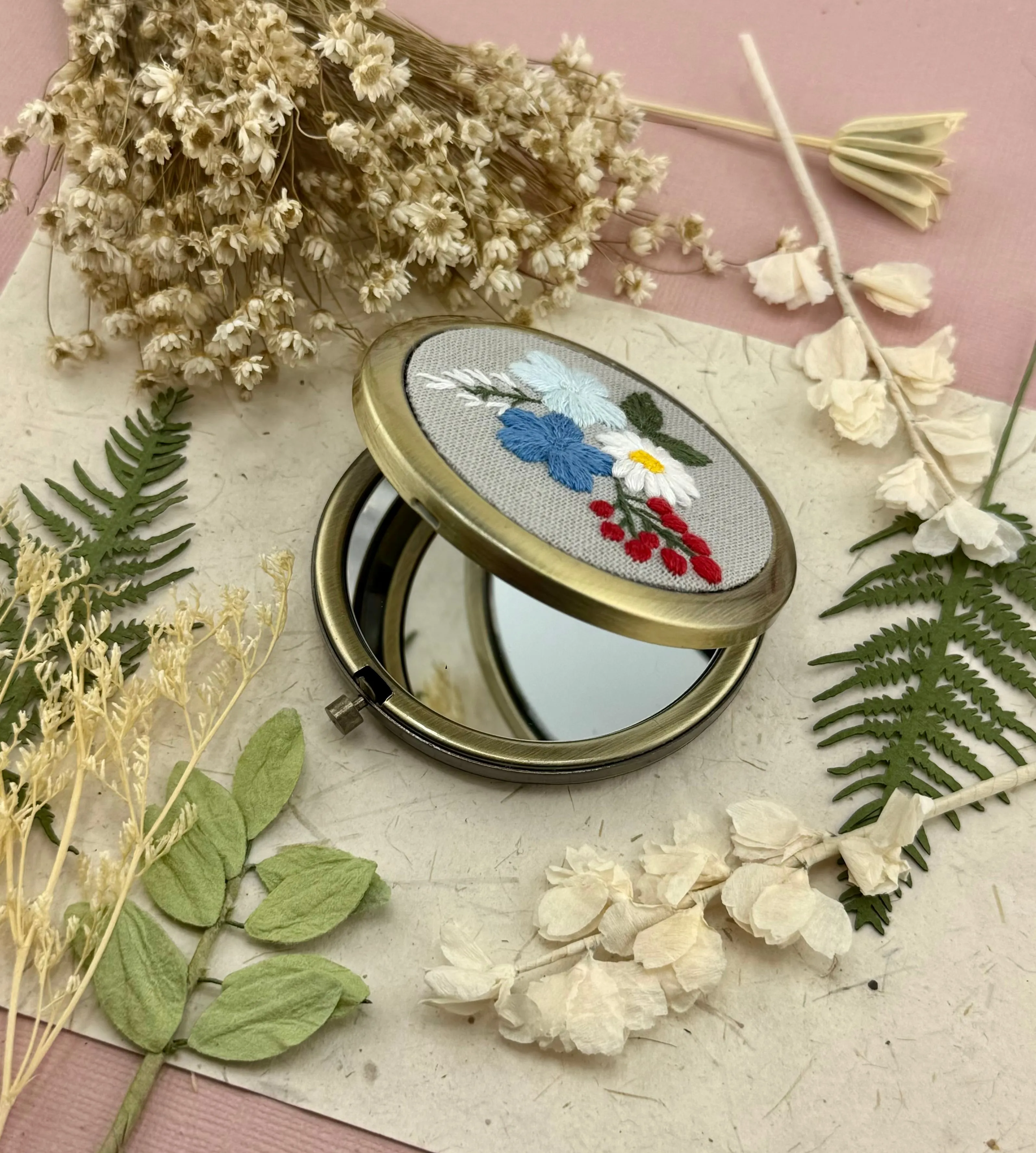 Embroidered Compact Mirror - Three Flowers