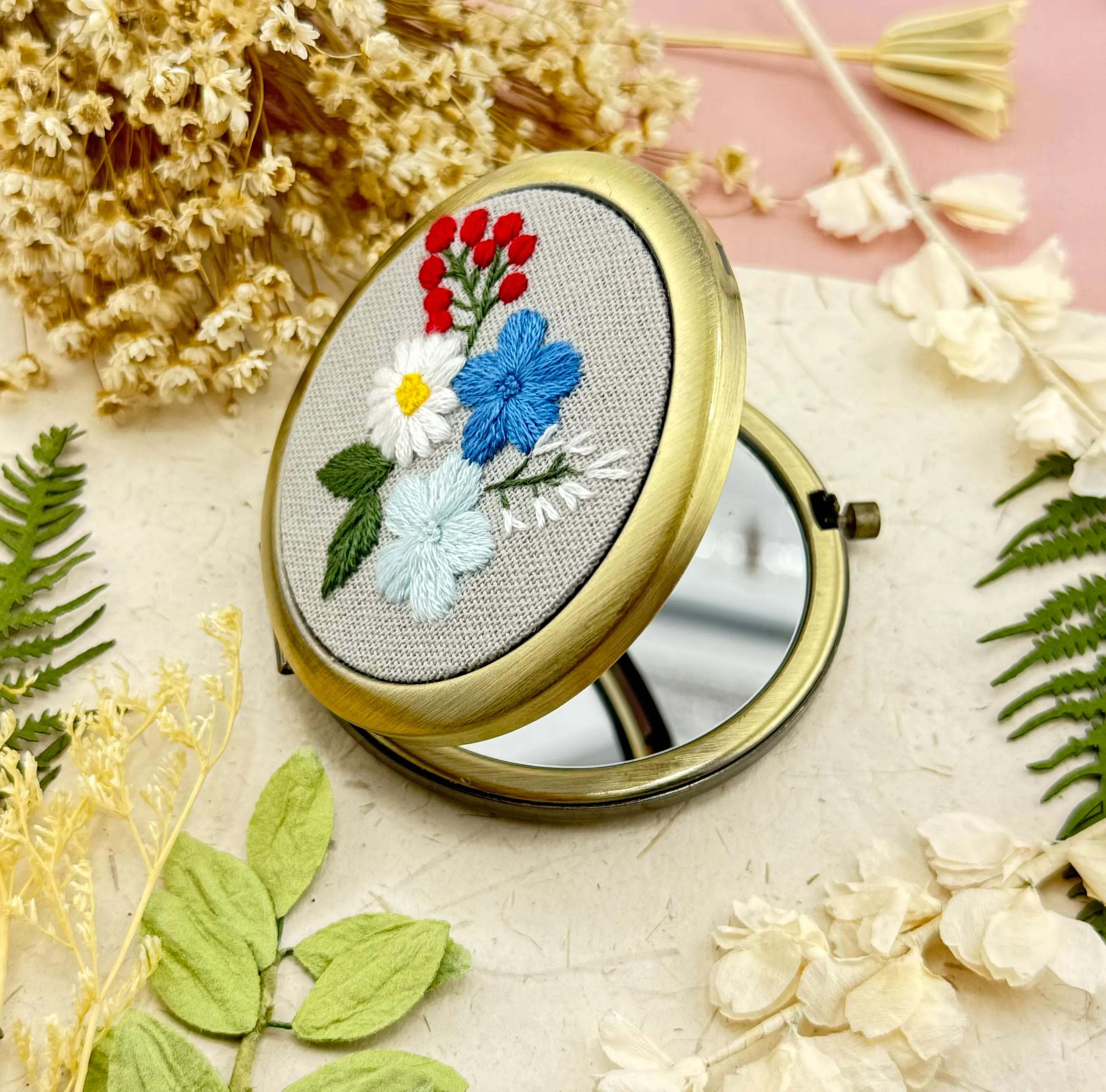 Embroidered Compact Mirror - Three Flowers